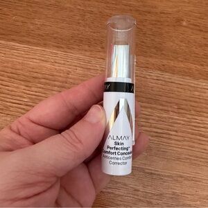 Almay Skin Perfecting Comfort Concealer Shade 220 Deep
